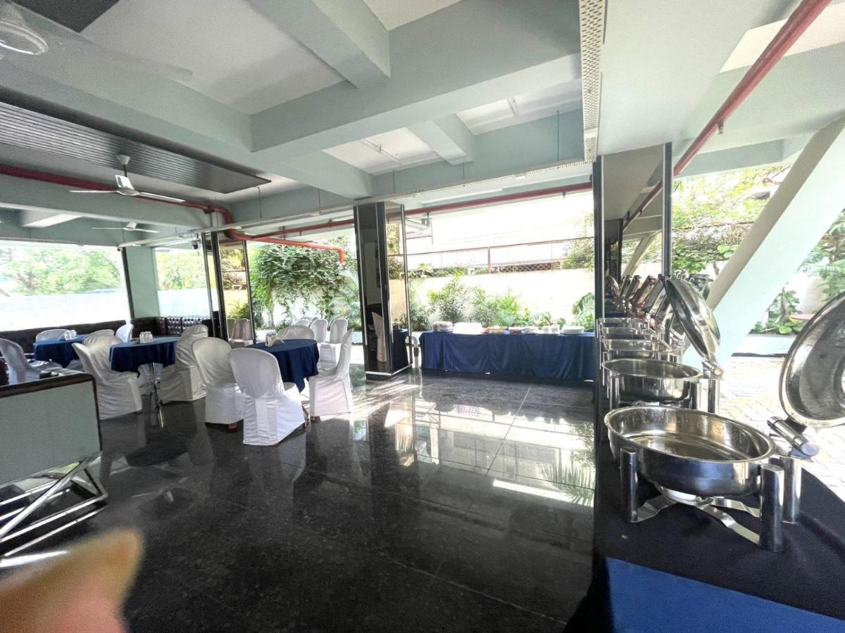 Hotel Airport Kk Nagpur Extérieur photo